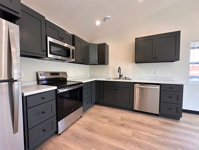 Building Photo - 1677-1679 Amy Street