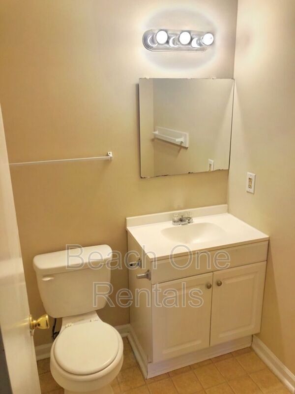 Building Photo - 213 William Bradford Pl