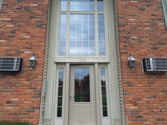 Building Photo - Charming Rochester Condo