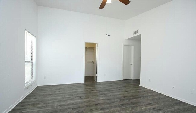 Building Photo - 2001 Bering Dr