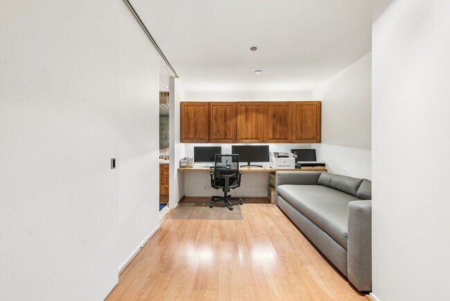 Building Photo - 680 N Lake Shore Dr