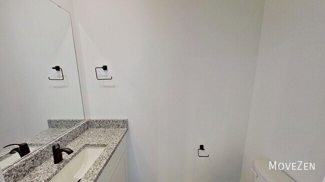 Building Photo - 277 Vanderbilt Rd