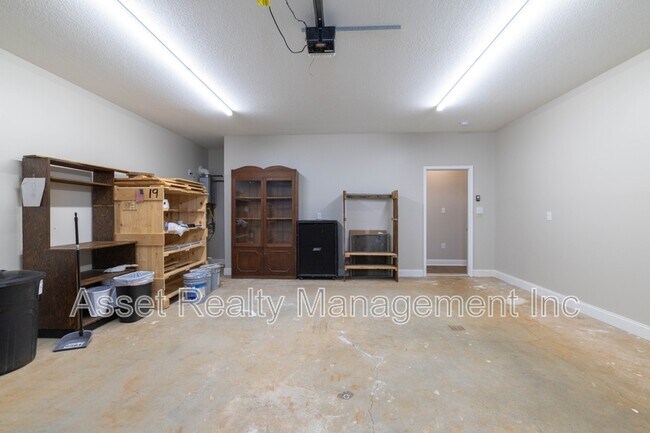 Building Photo - 127 Van Gilder Way