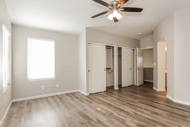 Building Photo - 1343 E Helena Dr