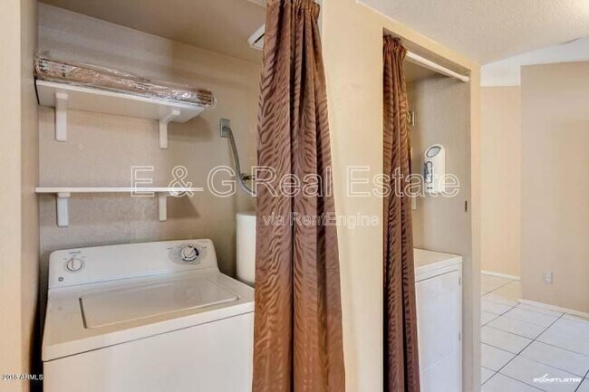 Building Photo - 1402 S Jentilly Ln