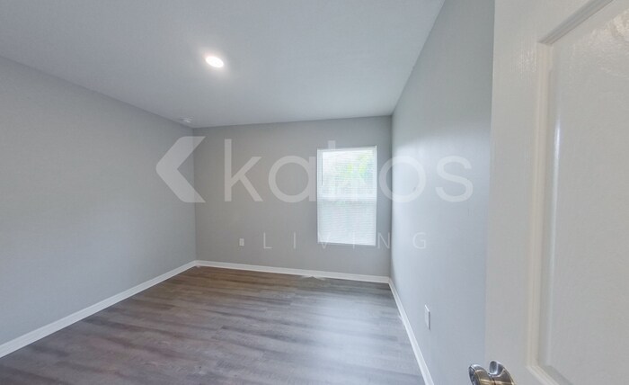 Building Photo - 8415 102nd Ave