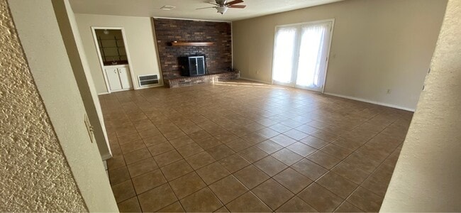 Building Photo - 9540 D J L Dr