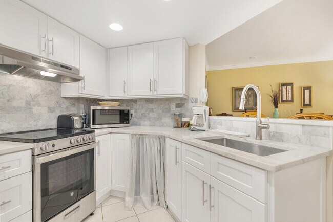 Building Photo - 1801 N Flagler Dr