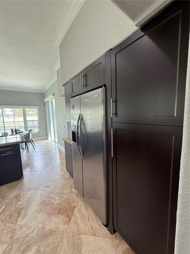 Building Photo - 1070 Capistrano