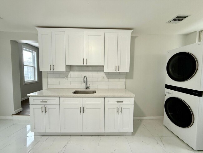 Building Photo - 21 Talmage Ave