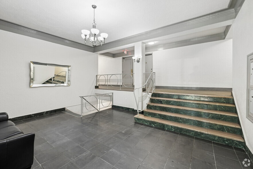 Lobby Photo - The MacArthur Apartments