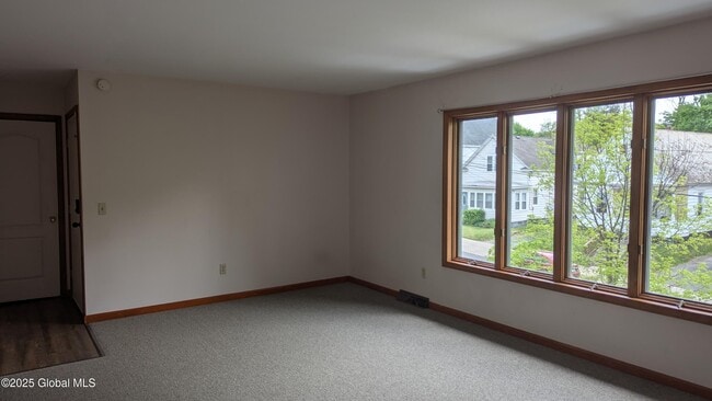 Building Photo - 821 Salina St