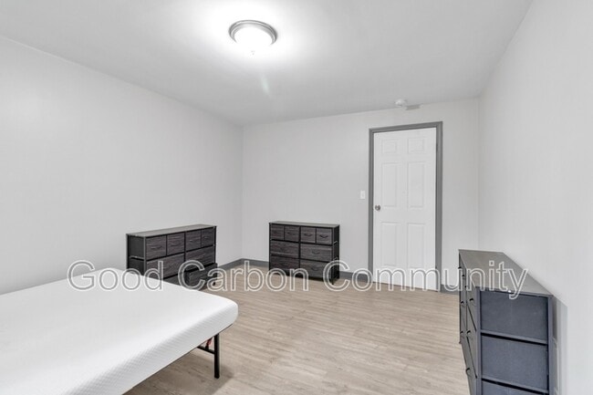 Building Photo - 48 Water St