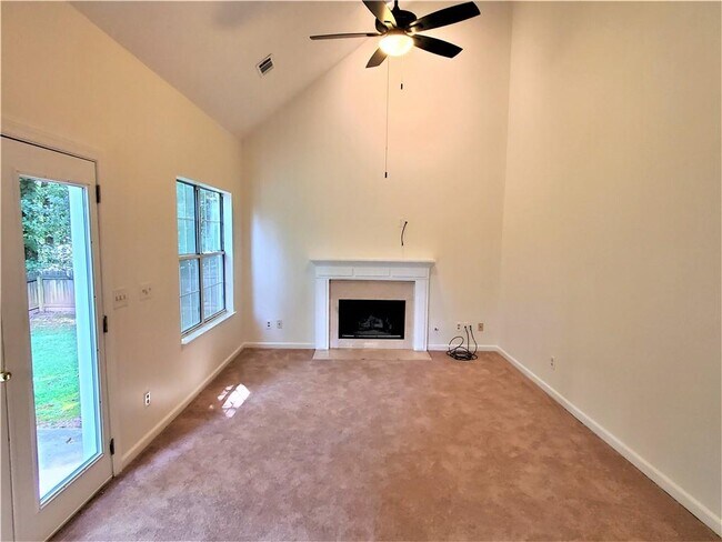 Building Photo - 190 Radner Run