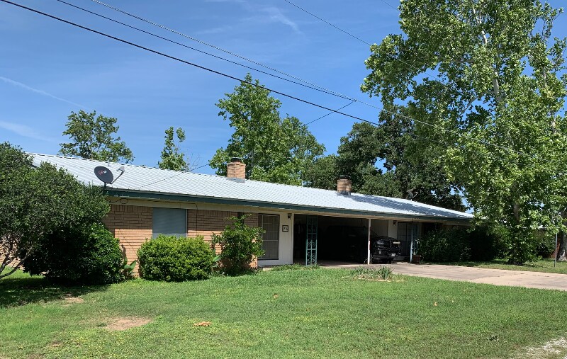 Primary Photo - 1805 Greenwood Ln