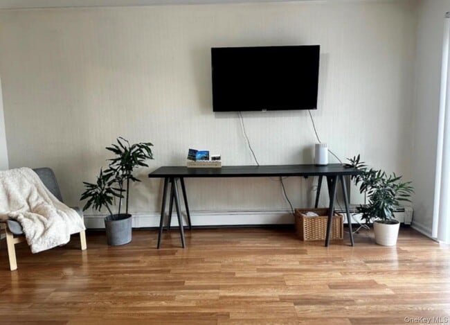 Building Photo - 92-12 25th Ave