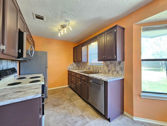 Building Photo - 1507 Nina Dr