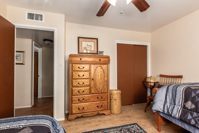 Building Photo - 6419 E Cactus Rd