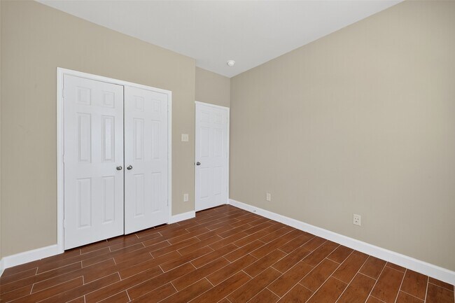 Building Photo - 2000 Water Trace Ct