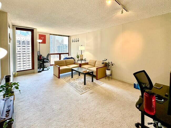 Building Photo - 200 N Dearborn St