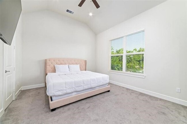 Building Photo - 148 Knightsbridge Park Ln