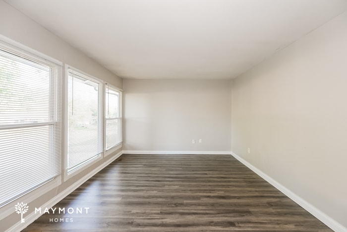 Building Photo - 9687 Cedarhurst Dr