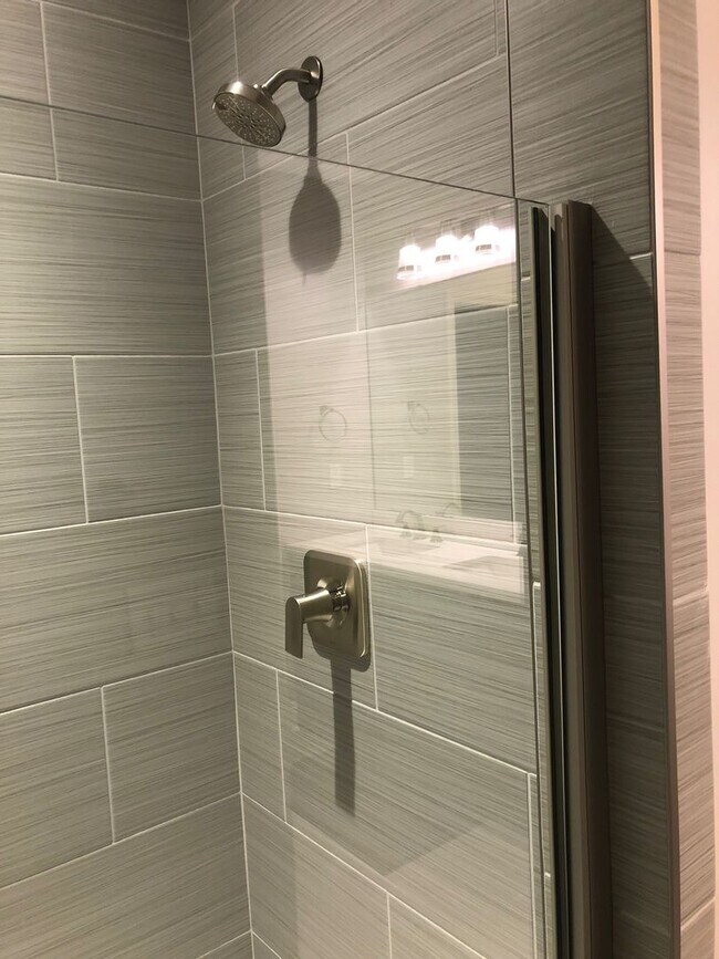 Building Photo - Luxury 2 Bedroom 2 Bath Near USC