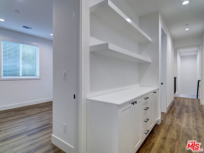 Building Photo - 5602 W 78th St