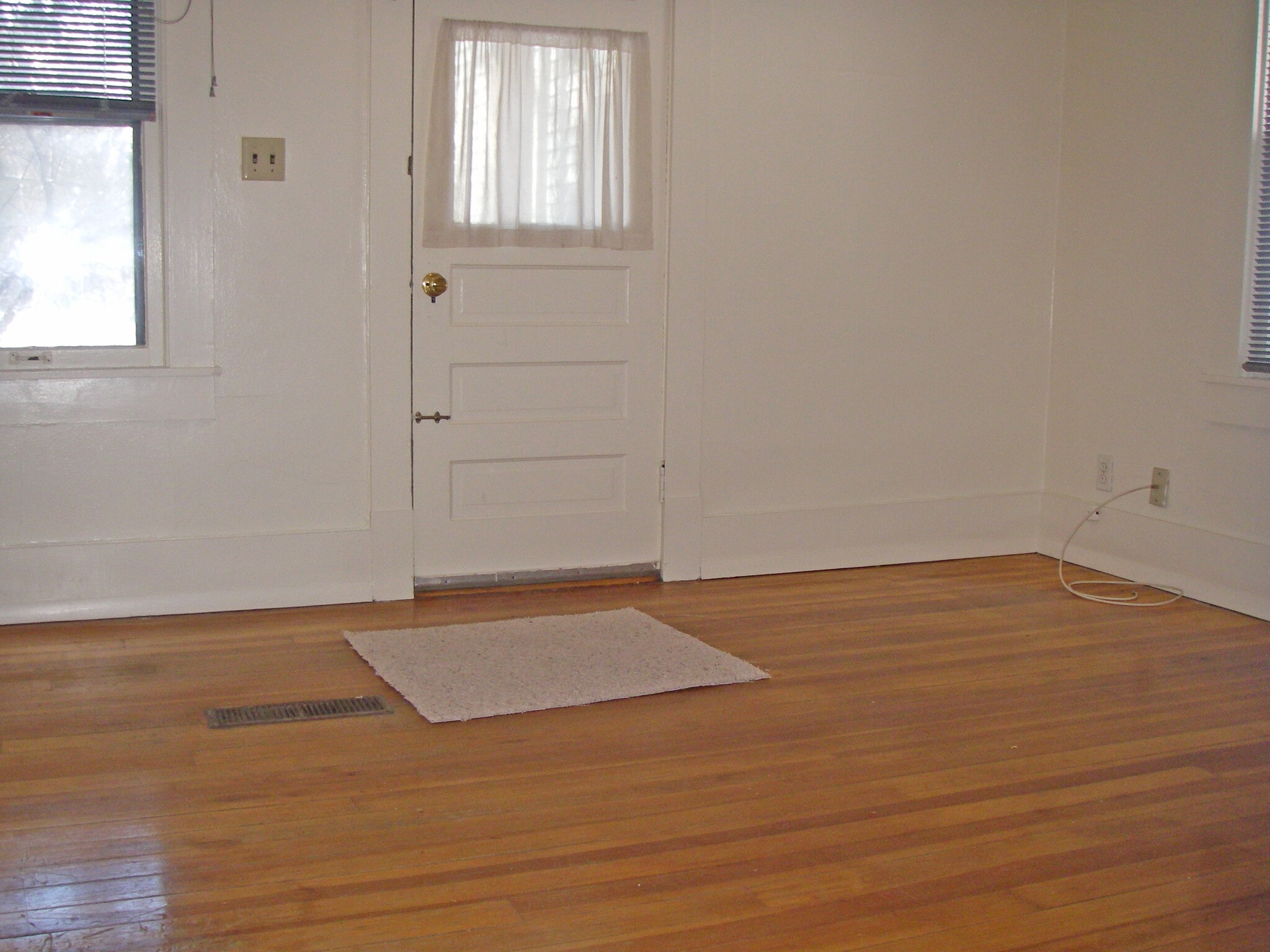 LIVING ROOM - 420 E Cache La Poudre St