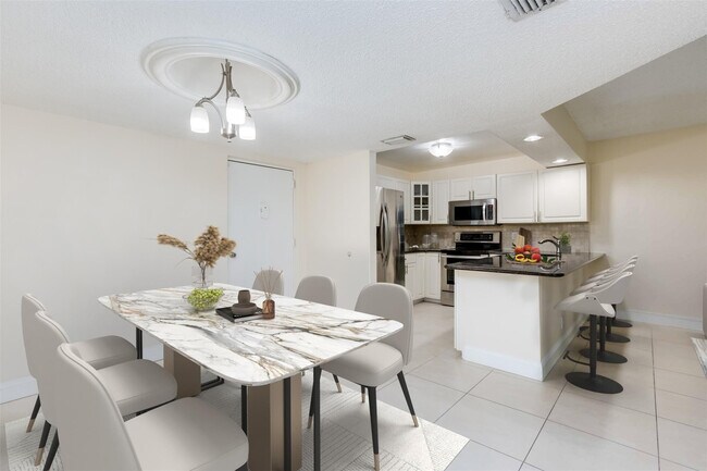 Building Photo - 3000 NE 5th Terrace