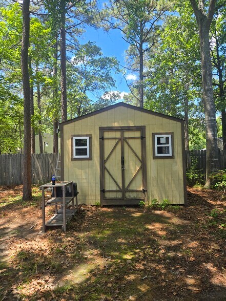 Building Photo - 170 Forestview Cir