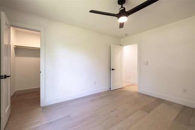 Building Photo - 1206 Cloverleaf Dr