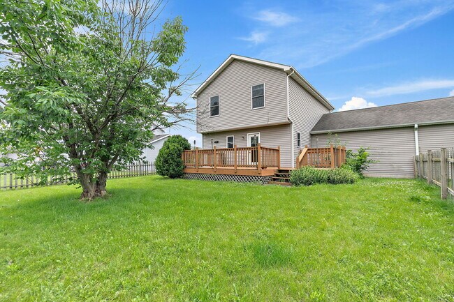 Building Photo - 1541 Moluf St