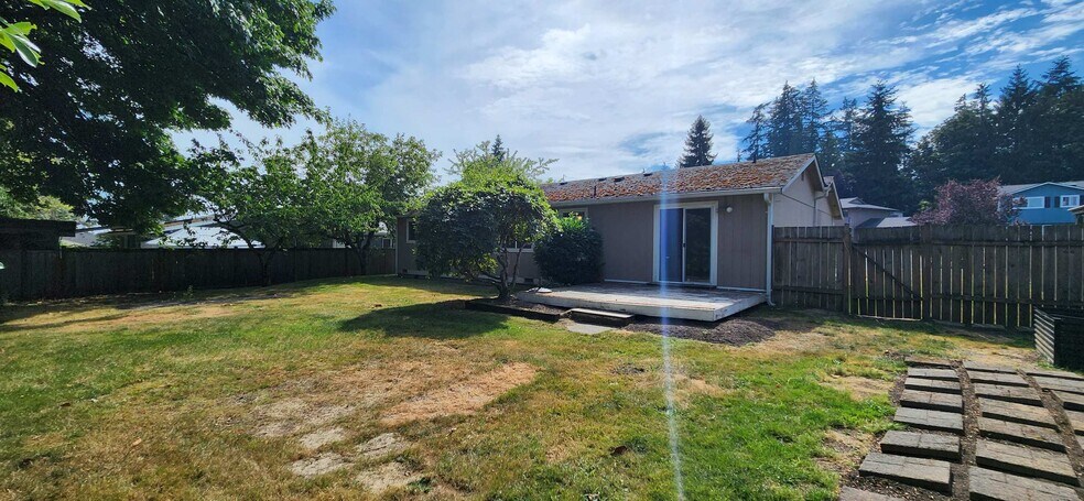 Building Photo - 22703 2nd Pl W