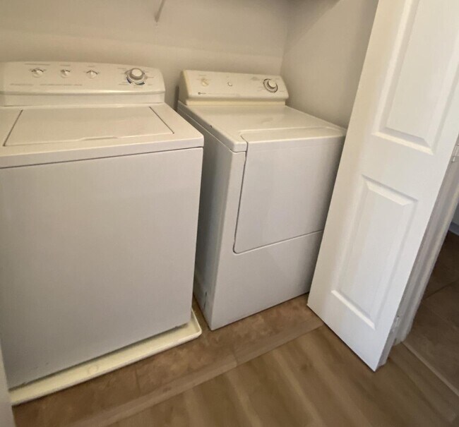 Building Photo - 7009 E Acoma Dr