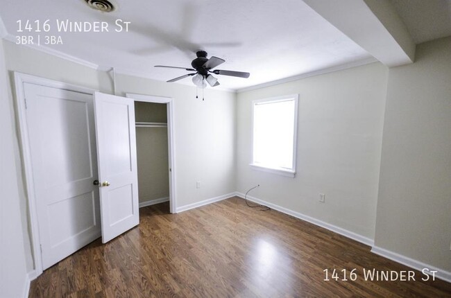 Building Photo - RENOVATED 3 Bed, 3 Bath with 2 Car Enclose...