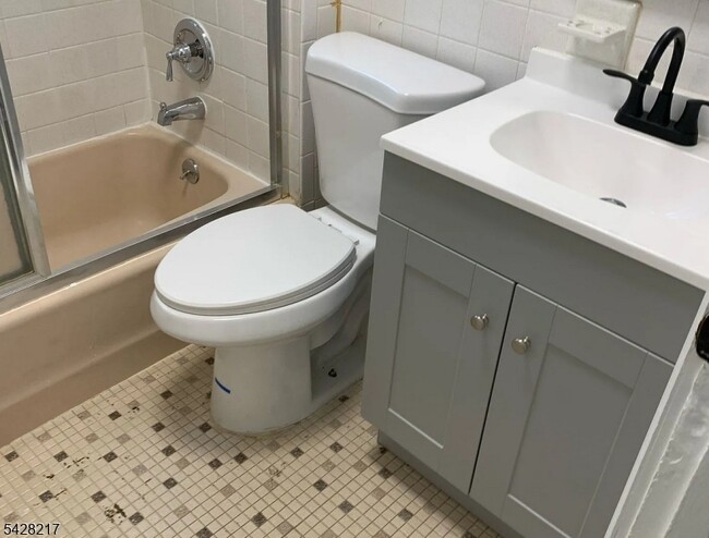 Building Photo - 2144 Evans St