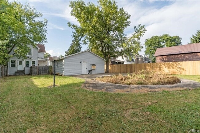 Building Photo - 380 Brainard St