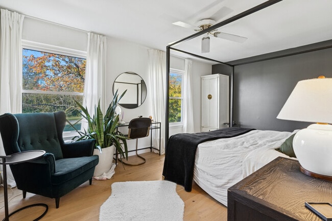 Building Photo - 837 Pahl Rd