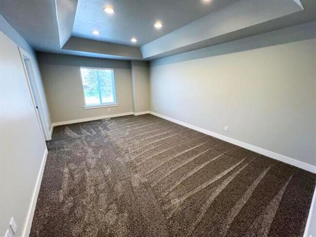 Building Photo - 38 E 1225 S