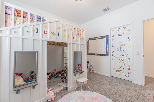 Building Photo - 2332 Giona Pl