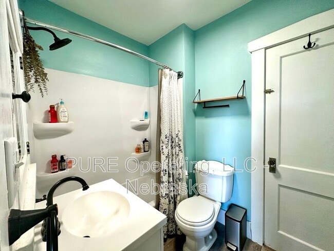 Building Photo - 5011 Miami St