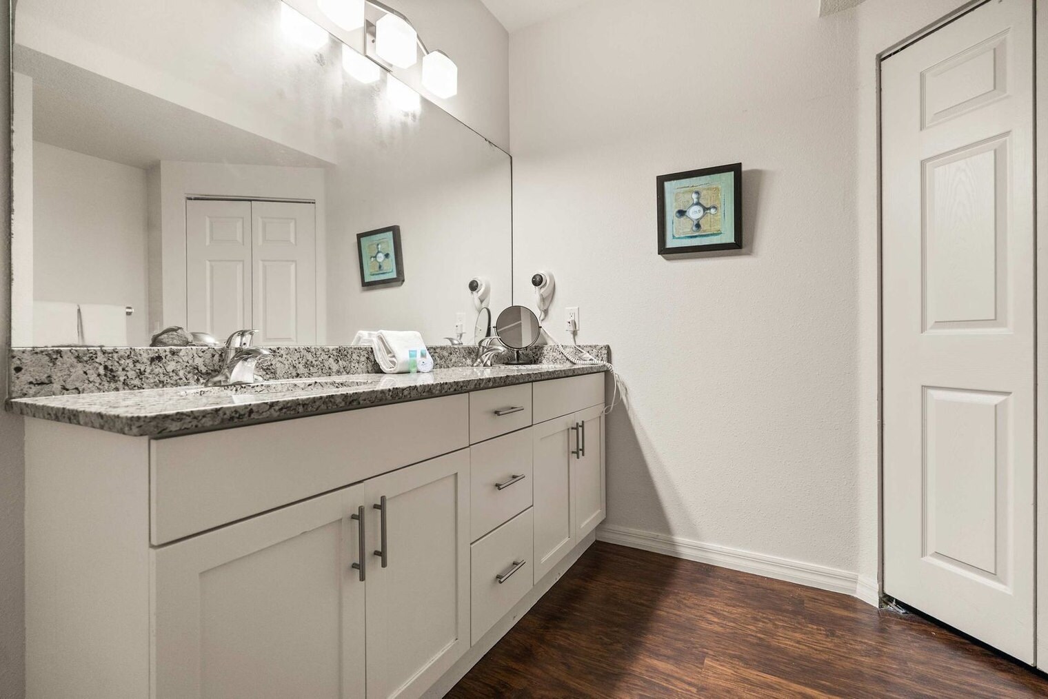 Building Photo - 5354 Diplomat Ct