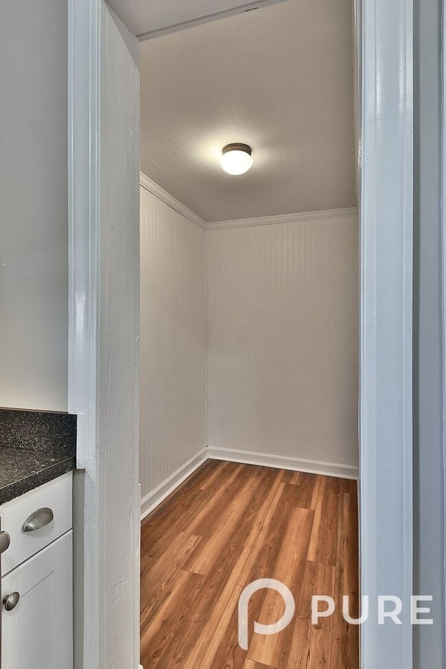 Building Photo - 5674 Duncan Rd