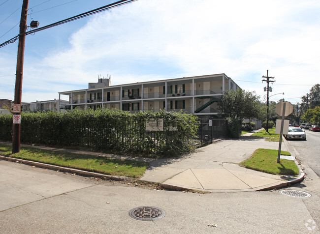 Building Photo - Avenue Edge Apartments