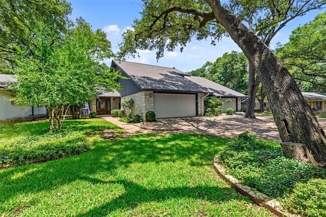 Building Photo - 8606 Mesa Dr