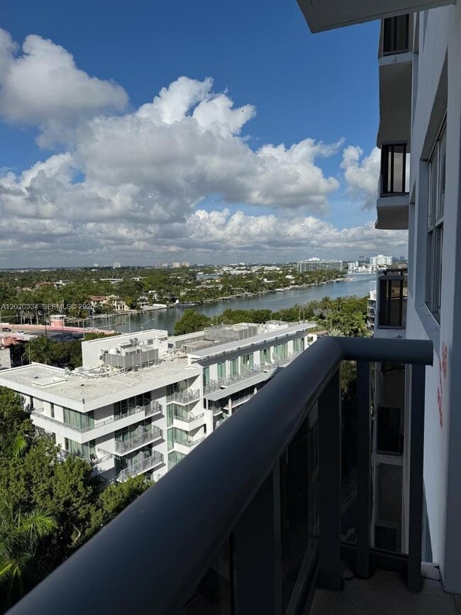 Building Photo - 6039 Collins Ave