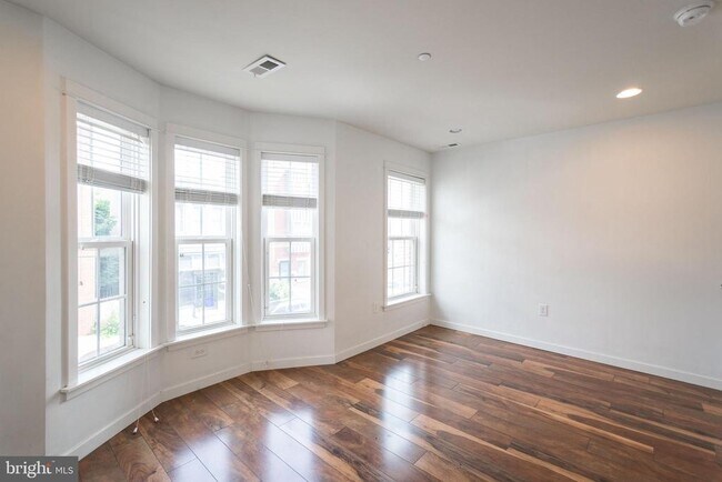 Building Photo - 132 S 46th St