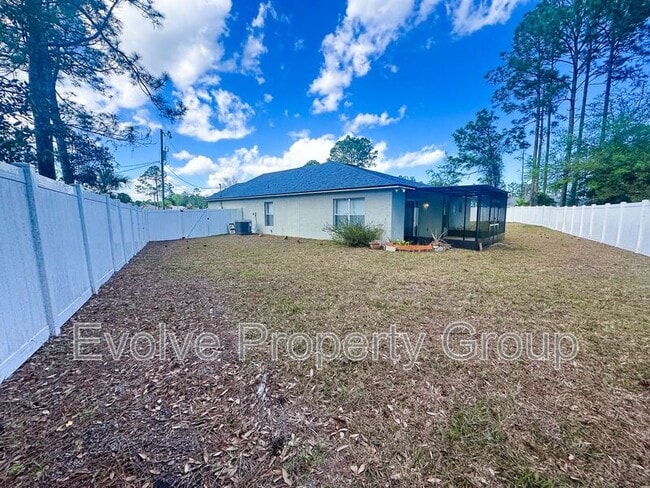 Building Photo - 21 Llanes Pl