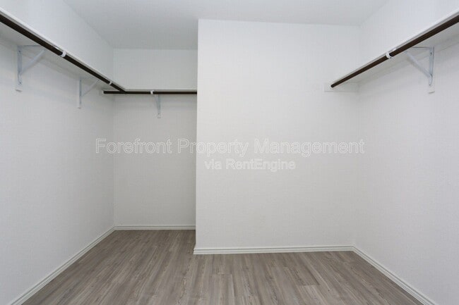 Building Photo - 6503 Scarecrow Wy